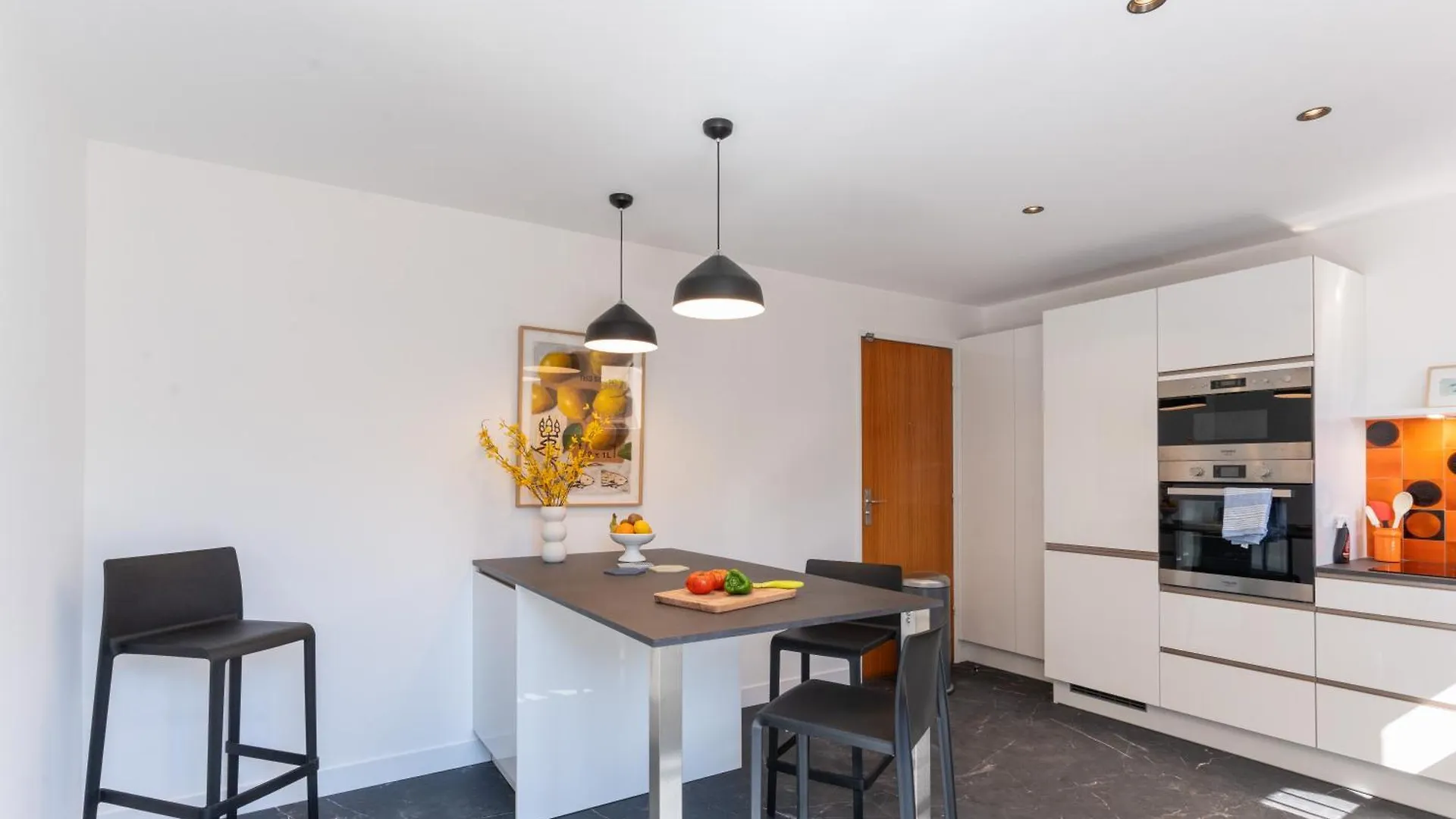 Le 17 - Centre Historique Avec Garage - Apartment Avignon 0*,